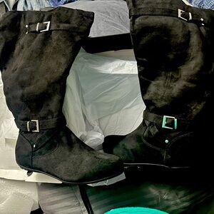 Torrid 8.5 W extended calf knee high boots (never worn)